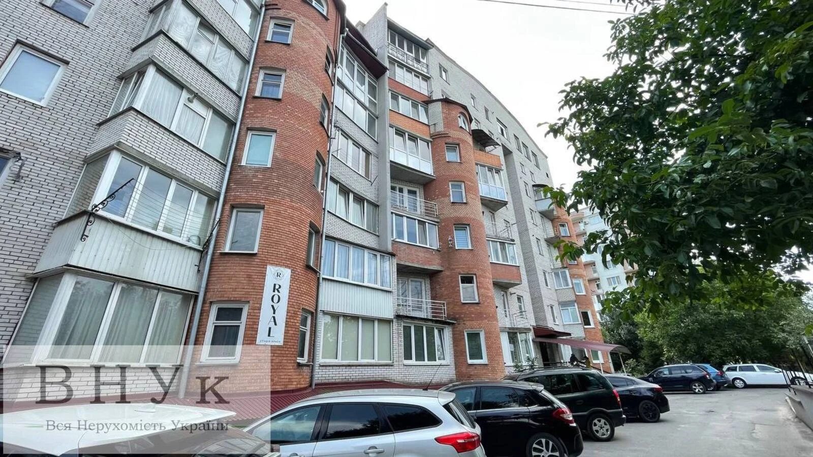 Продаж квартири 3 кімнати, 80 m², 2 пов./7 поверхів. Чернівецька вул., Тернопіль. 