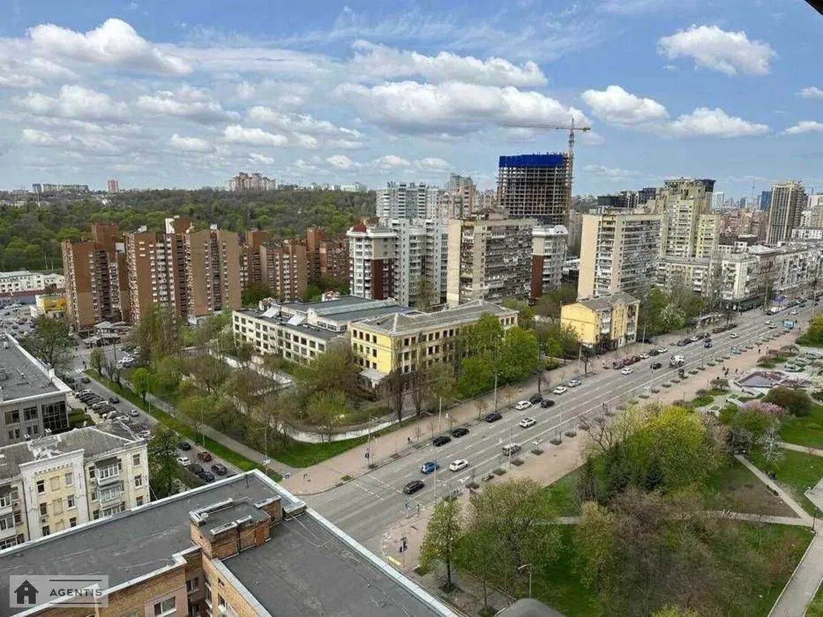 Сдам квартиру. 3 rooms, 119 m², 16 floor/18 floors. 17, Ковпака 17, Киев. 