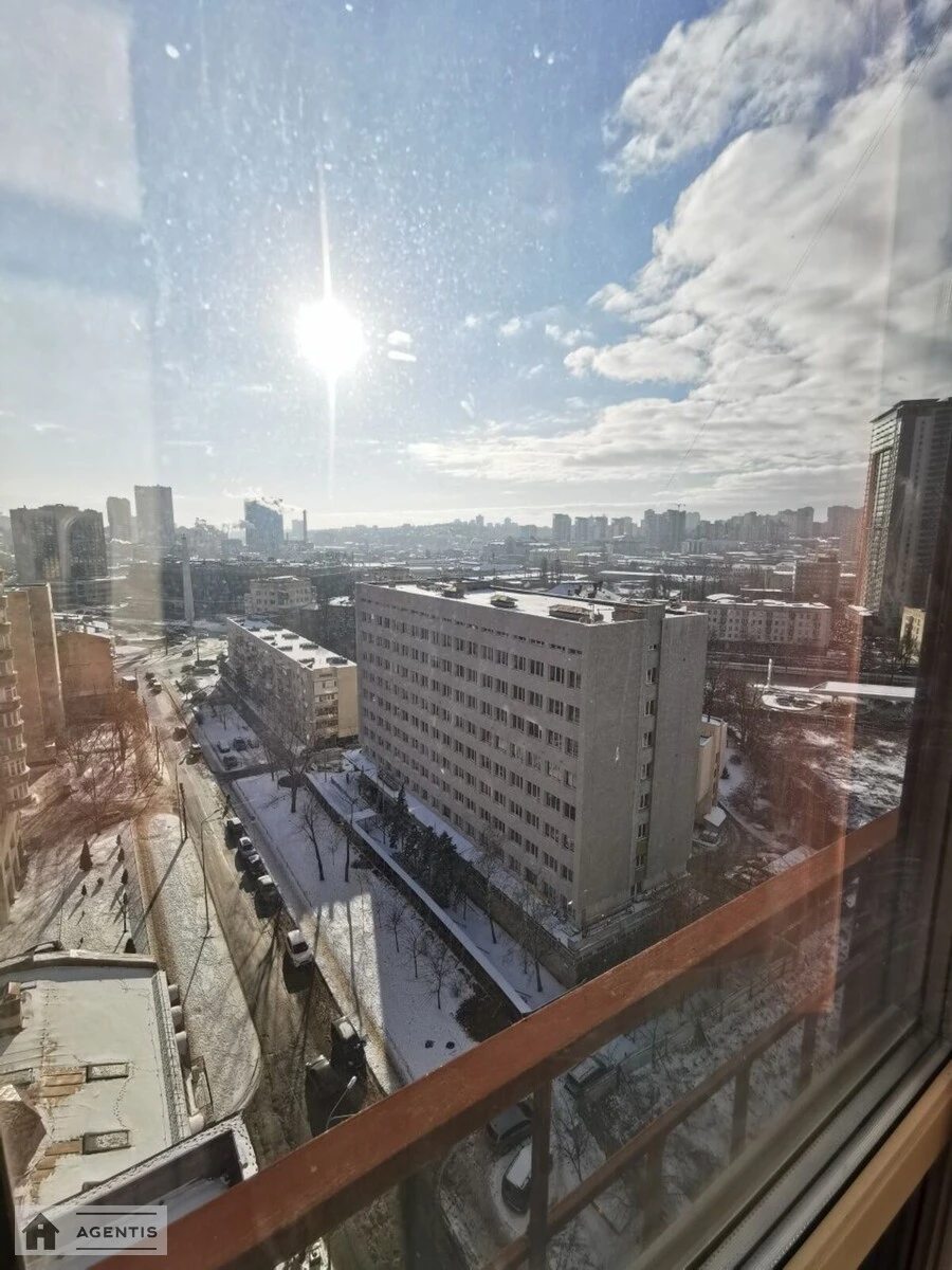 Сдам квартиру. 3 rooms, 105 m², 13 floor/15 floors. 16, Златоустівська вул., Киев. 