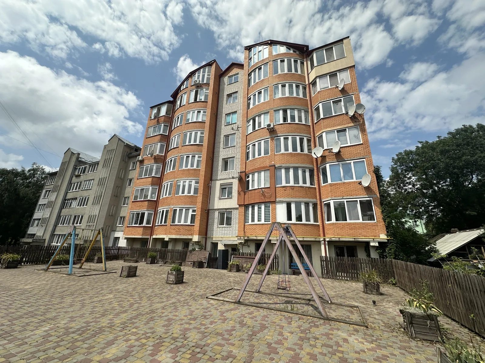 Apartments for sale. 2 rooms, 505 m², 1st floor/7 floors. 12, Za Rudkoyu prov., Ternopil. 