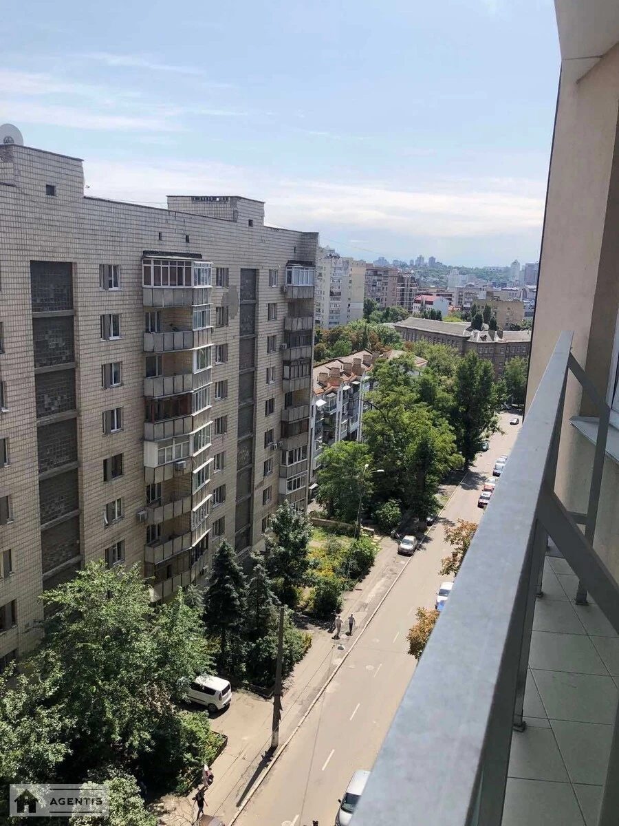Apartment for rent. 3 rooms, 90 m², 7th floor/15 floors. 47, Gogolivska 47. 