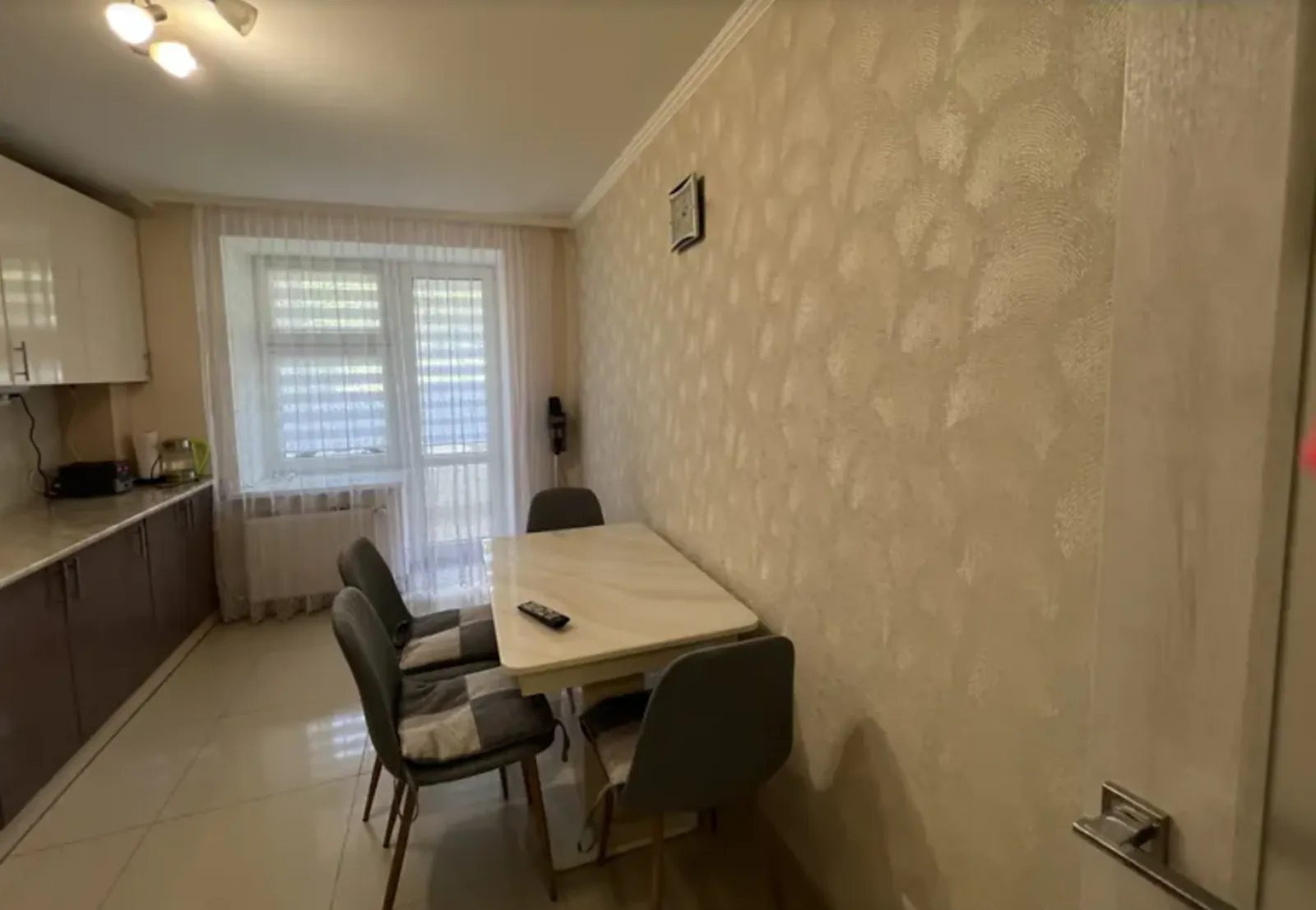 Продаж квартири. 2 rooms, 66 m², 1st floor/9 floors. Восточный, Тернопіль. 