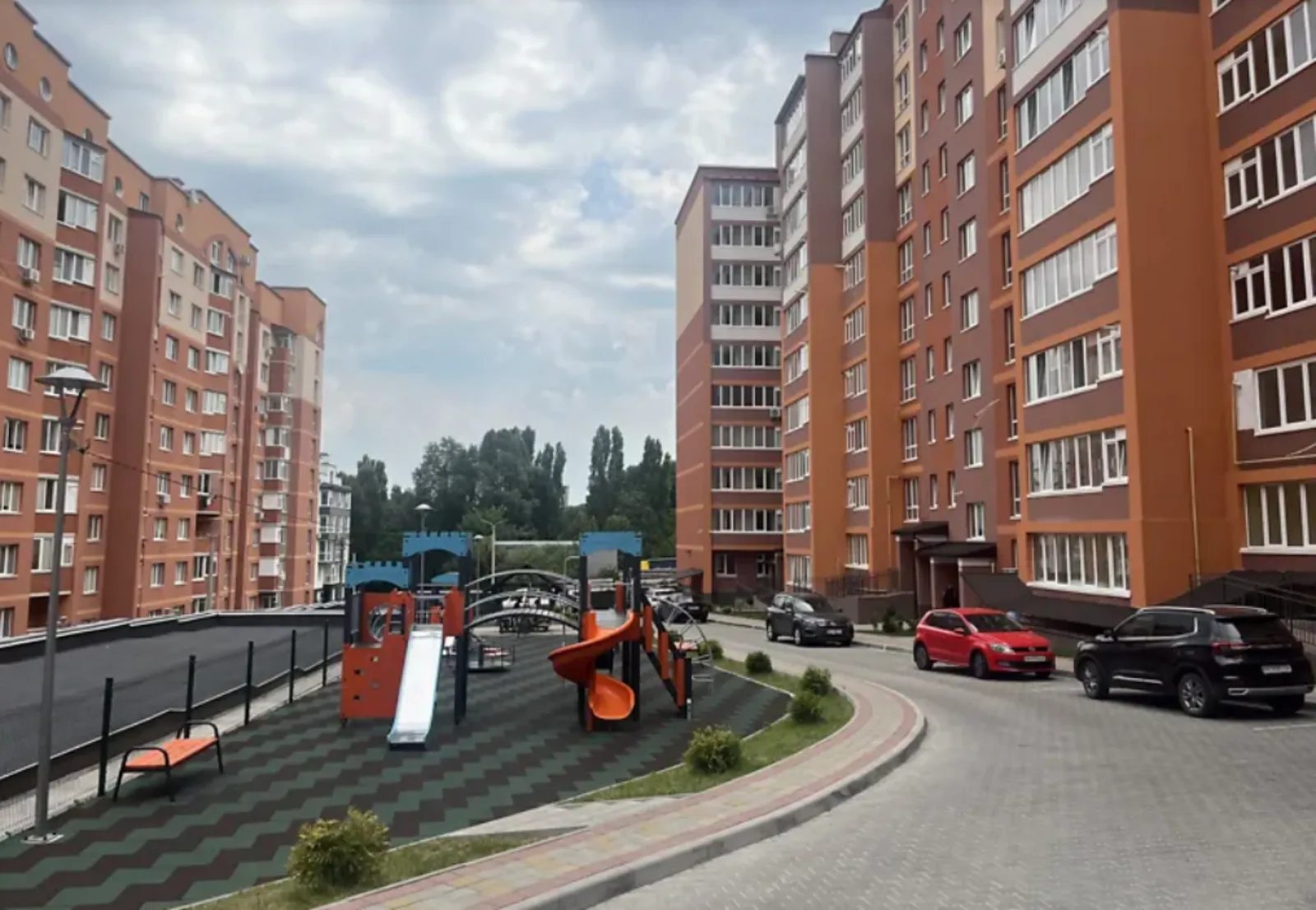 Apartments for sale. 3 rooms, 90 m², 10th floor/10 floors. Vostochnyy, Ternopil. 