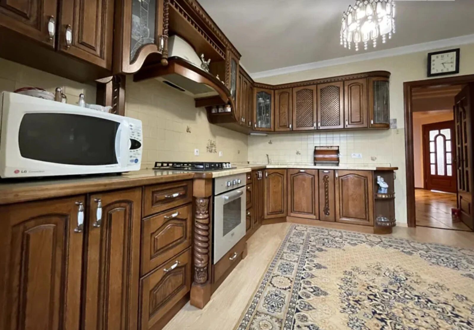 Apartments for sale. 3 rooms, 105 m², 3rd floor/6 floors. Druzhba, Ternopil. 