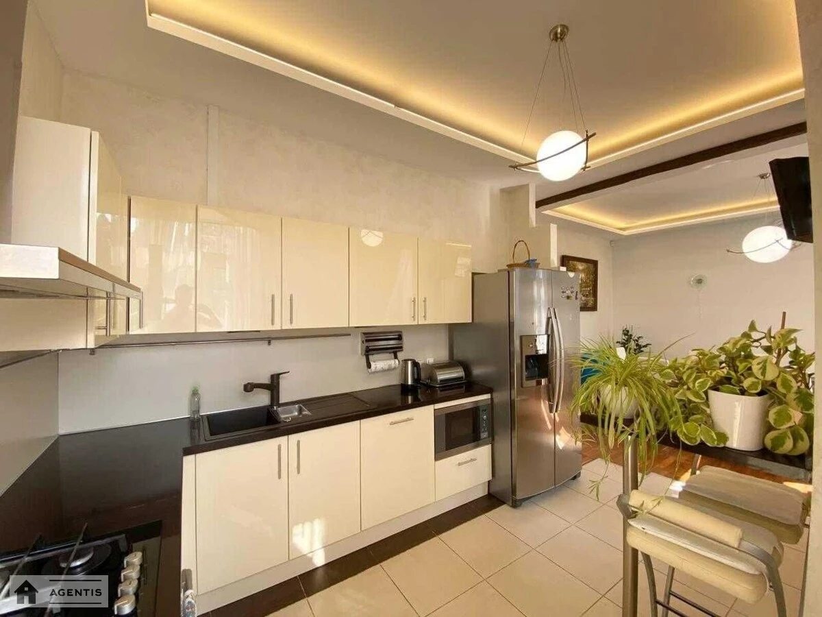 Apartment for rent. 5 rooms, 207 m², 5th floor/6 floors. Yaroslaviv Val, Kyiv. 