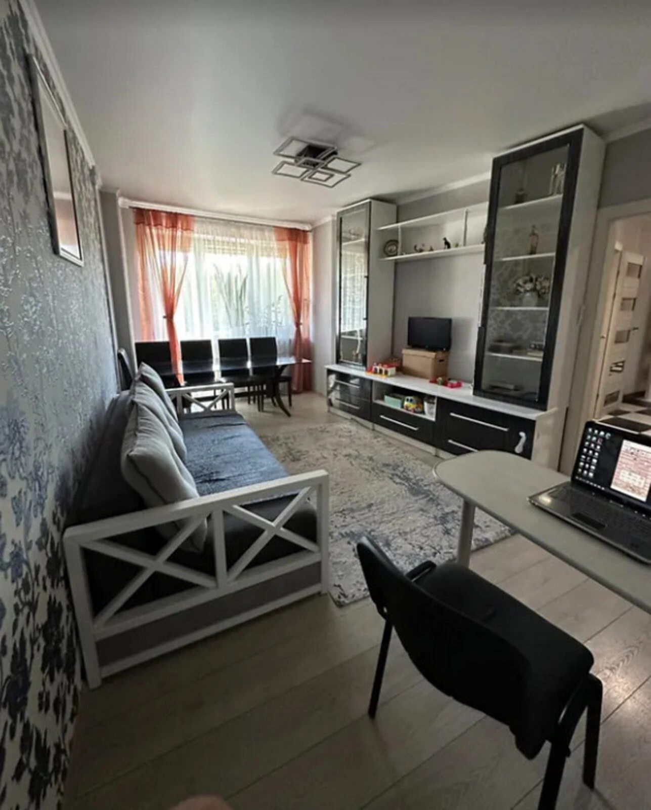 Apartments for sale. 3 rooms, 80 m², 2nd floor/7 floors. Obolonya, Ternopil. 