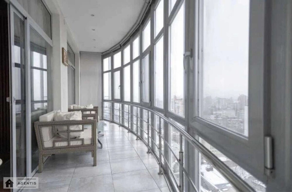 Apartment for rent. 4 rooms, 195 m², 23 floor/25 floors. 17, Panasa Myrnoho vul., Kyiv. 
