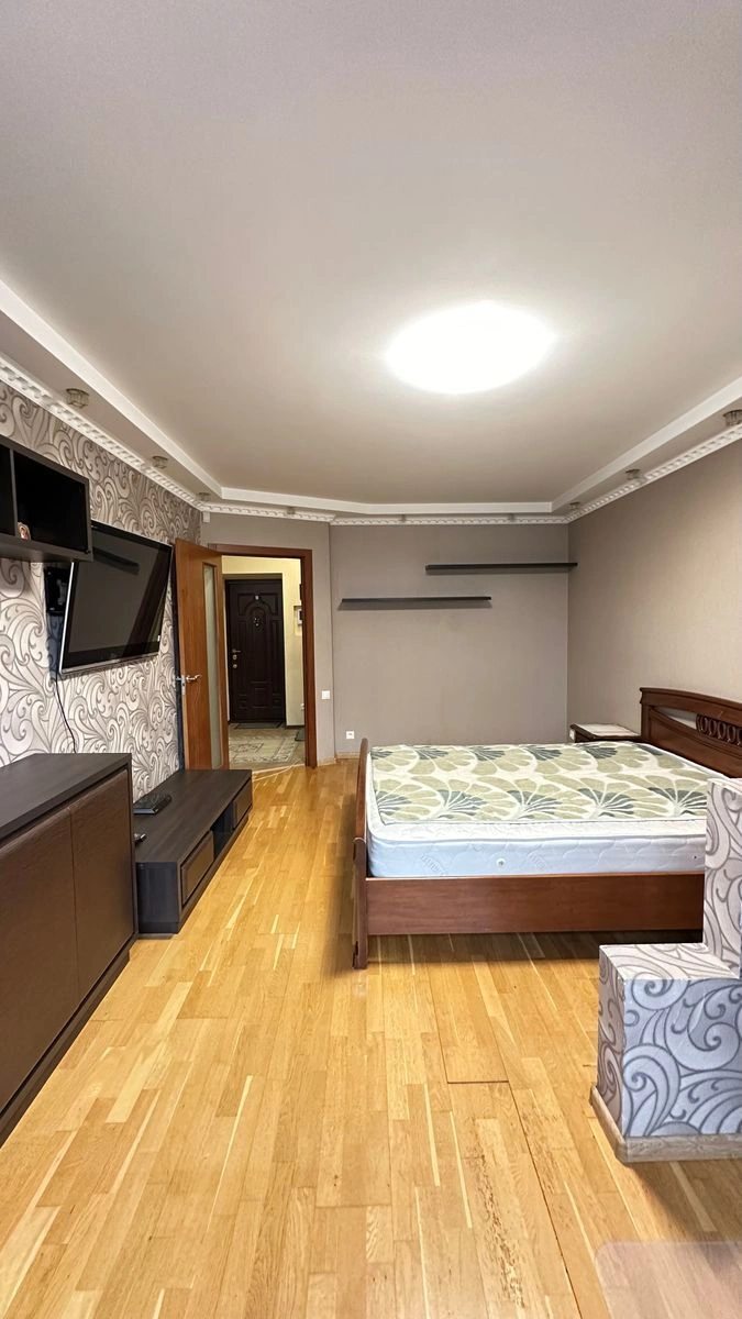 Сдам квартиру. 1 room, 50 m², 5th floor/9 floors. 30, Івана Франка вул., Киев. 