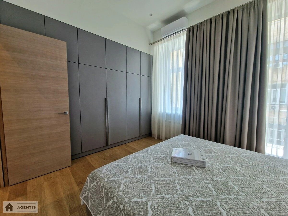 Apartment for rent. 4 rooms, 120 m², 5th floor/8 floors. Volodymyrska, Kyiv. 