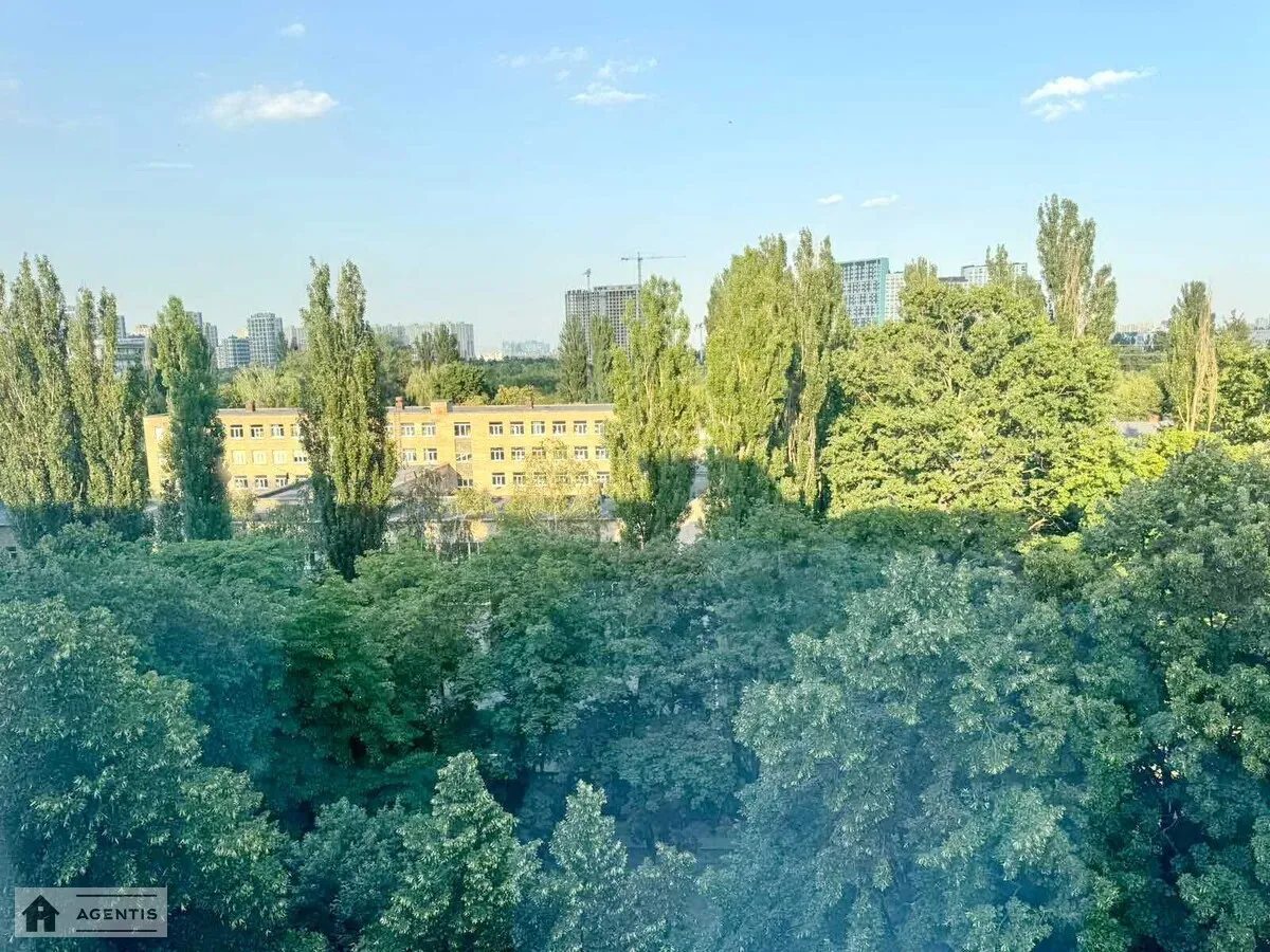 Сдам квартиру. 2 rooms, 58 m², 8th floor/9 floors. 22, Івана Виговського вул. (Маршала Гречка), Киев. 