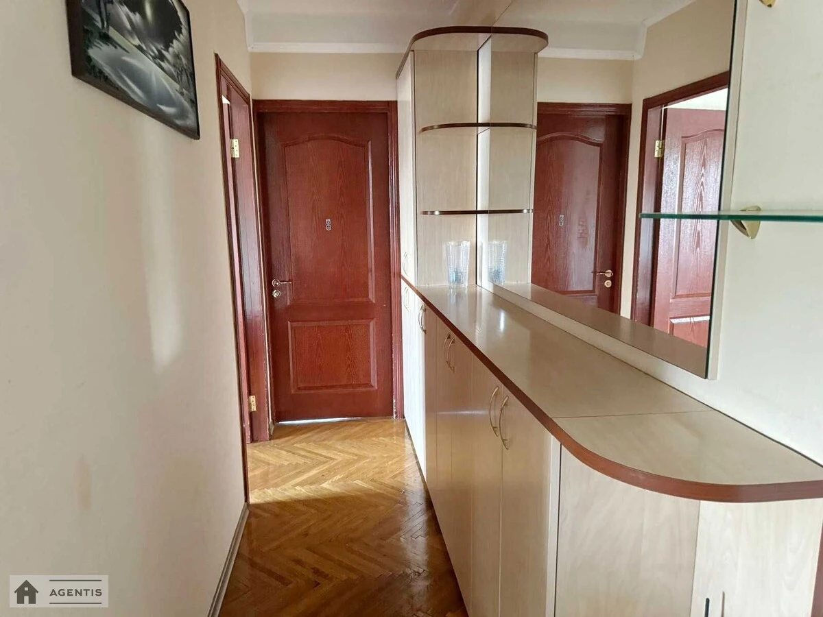 Apartment for rent. 2 rooms, 58 m², 8th floor/9 floors. 22, Ivana Vyhovskoho vul. Marshala Hrechka, Kyiv. 