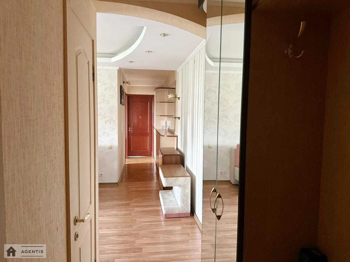 Apartment for rent. 2 rooms, 58 m², 8th floor/9 floors. 22, Ivana Vyhovskoho vul. Marshala Hrechka, Kyiv. 