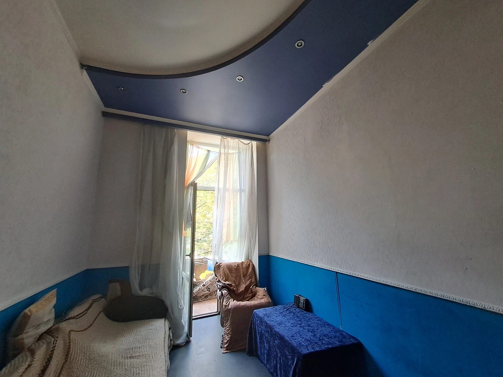 Apartments for sale. 1 room, 40 m², 2nd floor/3 floors. Tsentr, Ternopil. 