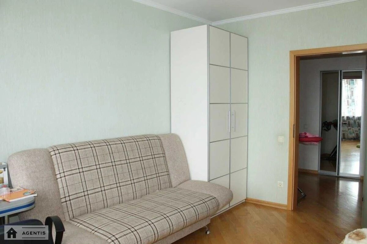 Сдам квартиру. 3 rooms, 138 m², 7th floor/16 floors. Мільчакова-нестайка , Киев. 