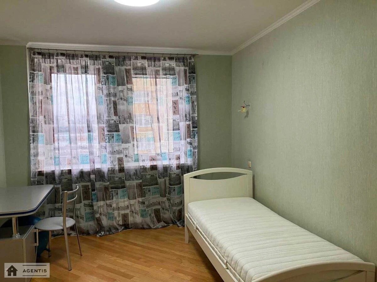 Apartment for rent. 3 rooms, 138 m², 7th floor/16 floors. Milchakova-nestayka , Kyiv. 