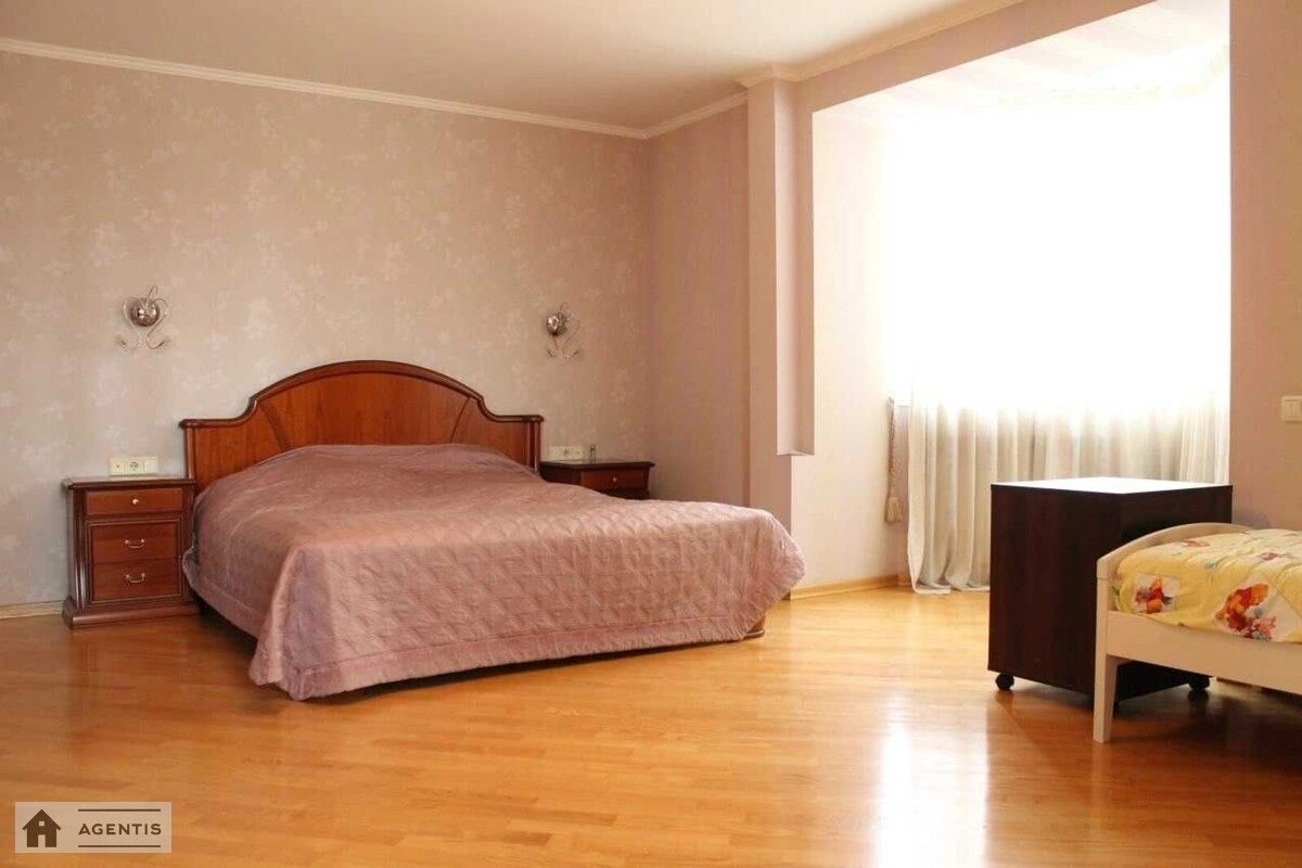 Apartment for rent. 3 rooms, 138 m², 7th floor/16 floors. Milchakova-nestayka , Kyiv. 