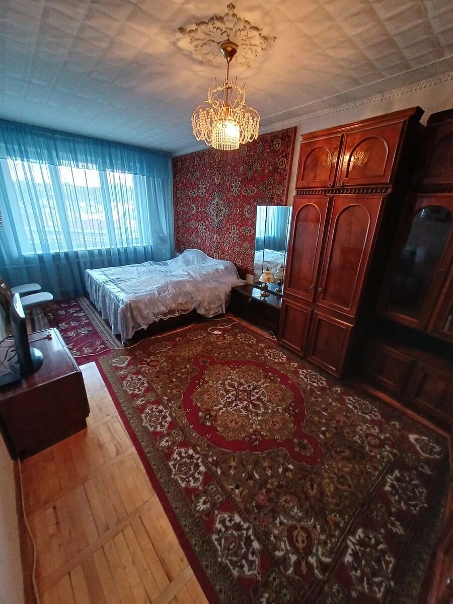 Сдам квартиру. 3 rooms, 83 m², 8th floor/20 floors. 8, Старонаводницкая 8, Киев. 