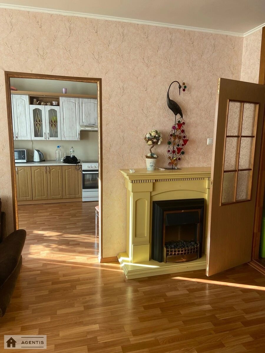 Apartment for rent. 2 rooms, 92 m², 2nd floor/36 floors. 1, Sribnokilska 1, Kyiv. 