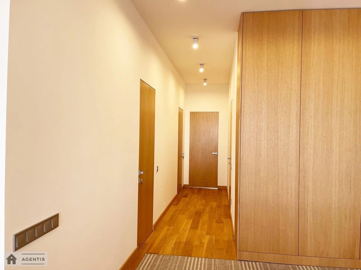 Apartment for rent. 4 rooms, 125 m², 16 floor/19 floors. Bulvarno-Kudryavska vul. Vorovskoho, Kyiv. 