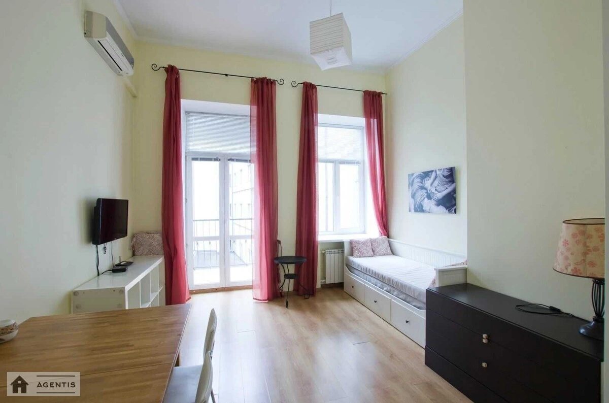 Apartment for rent. 2 rooms, 42 m², 3rd floor/5 floors. 25, Reytarska 25, Kyiv. 