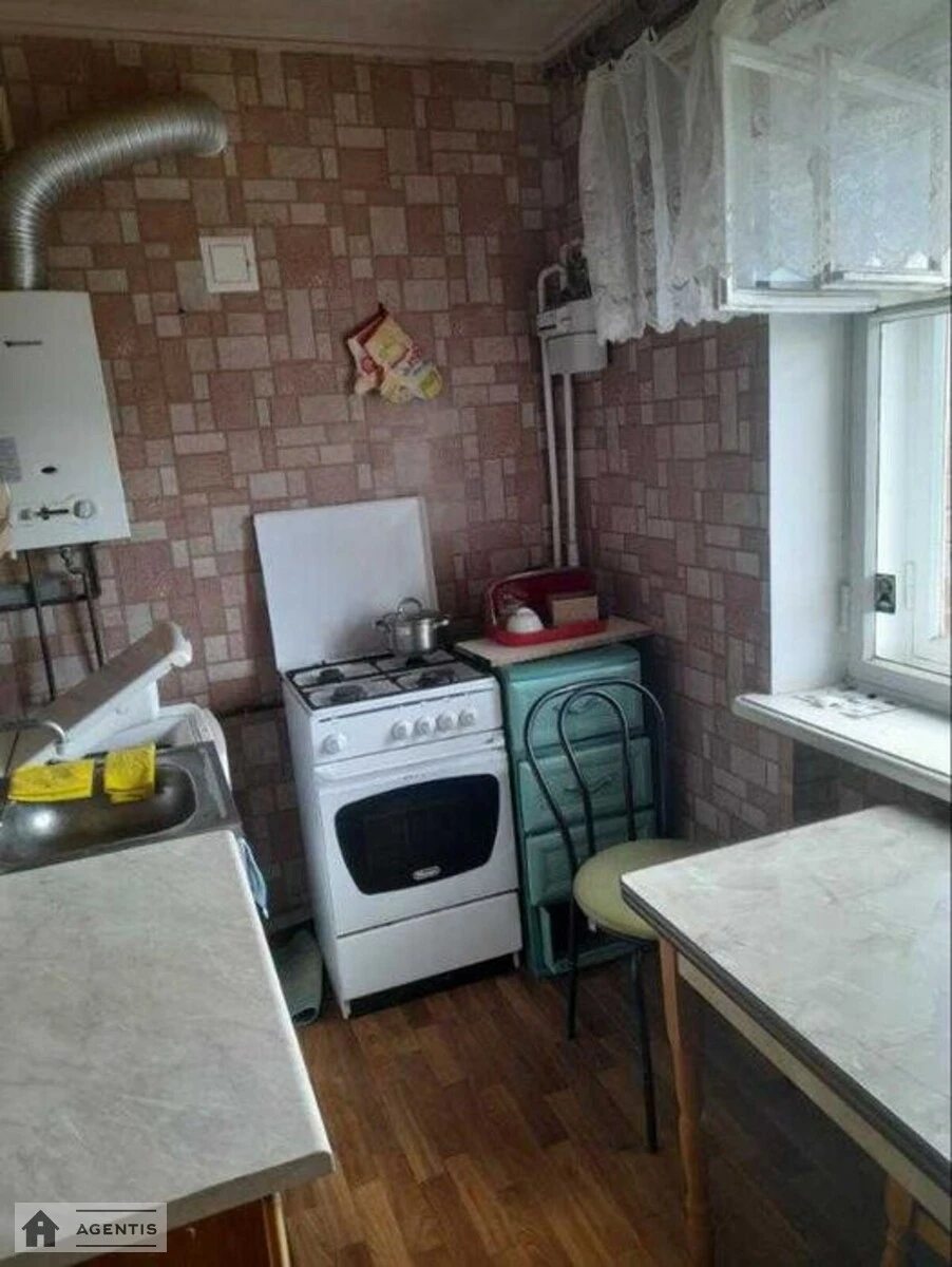 Здам квартиру. 3 rooms, 60 m², 7th floor/7 floors. 118, Кирилівська вул. (Фрунзе), Київ. 