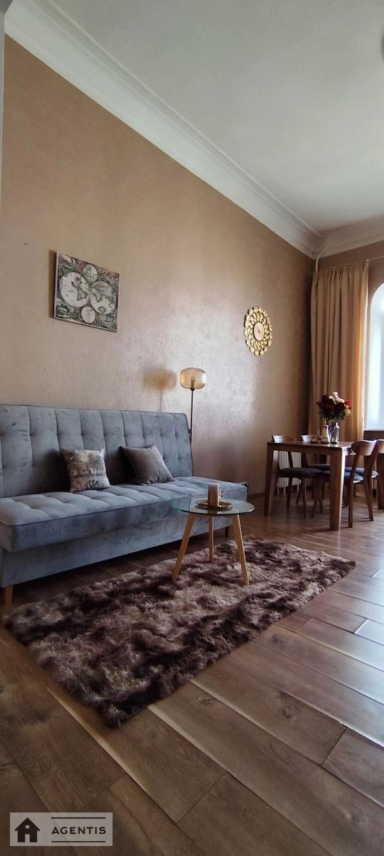 Apartment for rent. 3 rooms, 70 m², 5th floor/5 floors. 6, Lyuteranska 6, Kyiv. 