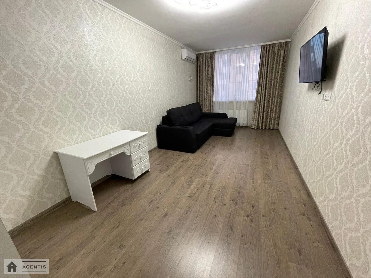 Сдам квартиру. 2 rooms, 50 m², 7th floor/20 floors. 3, Светлая 3, Киев. 