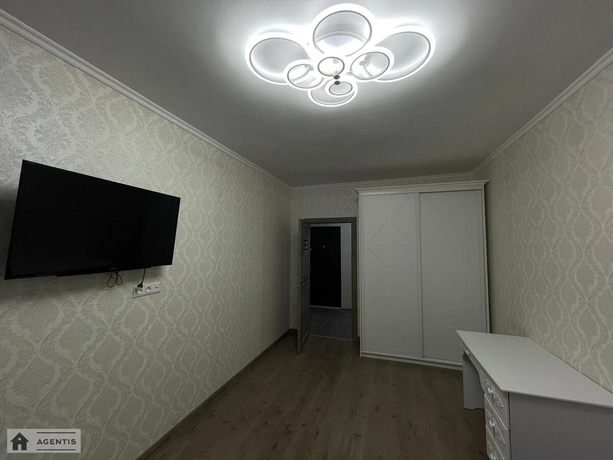 Apartment for rent. 2 rooms, 50 m², 7th floor/20 floors. 3, Svitla 3, Kyiv. 