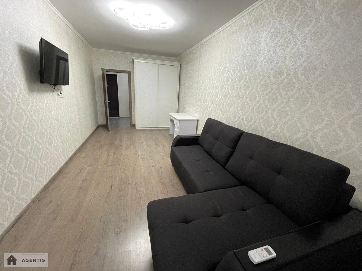 Apartment for rent. 2 rooms, 50 m², 7th floor/20 floors. 3, Svitla 3, Kyiv. 