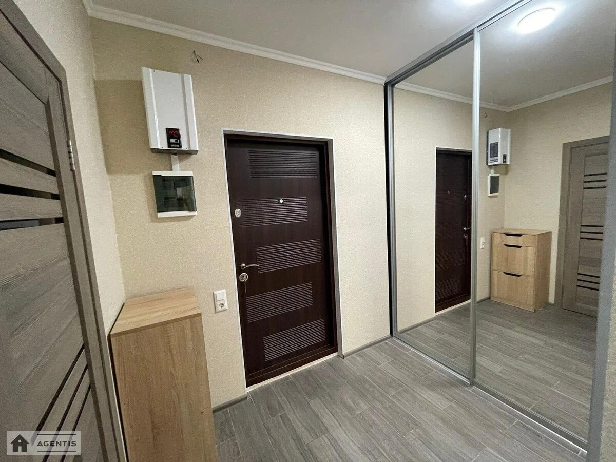 Сдам квартиру. 2 rooms, 50 m², 7th floor/20 floors. 3, Светлая 3, Киев. 
