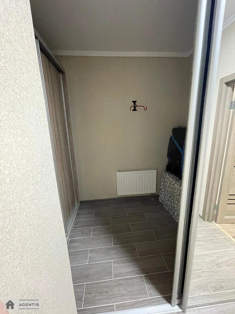 Сдам квартиру. 2 rooms, 50 m², 7th floor/20 floors. 3, Светлая 3, Киев. 