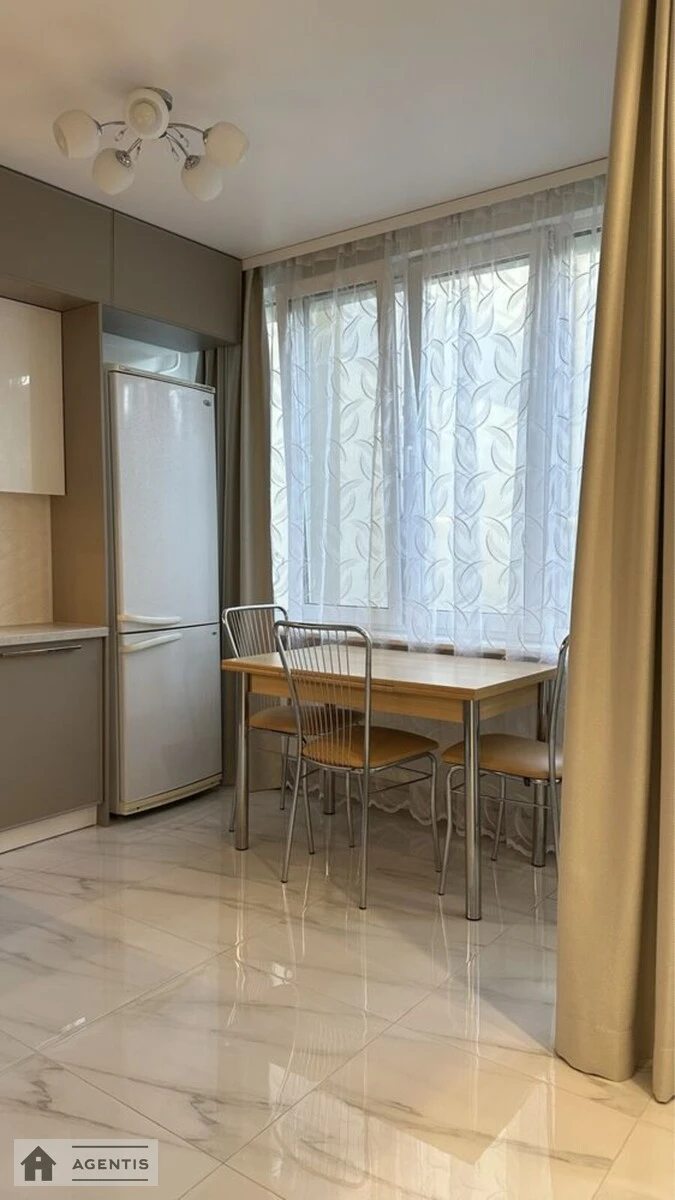 Apartment for rent. 2 rooms, 50 m², 3rd floor/12 floors. 51, Volodymyrivska vul., Kyiv. 