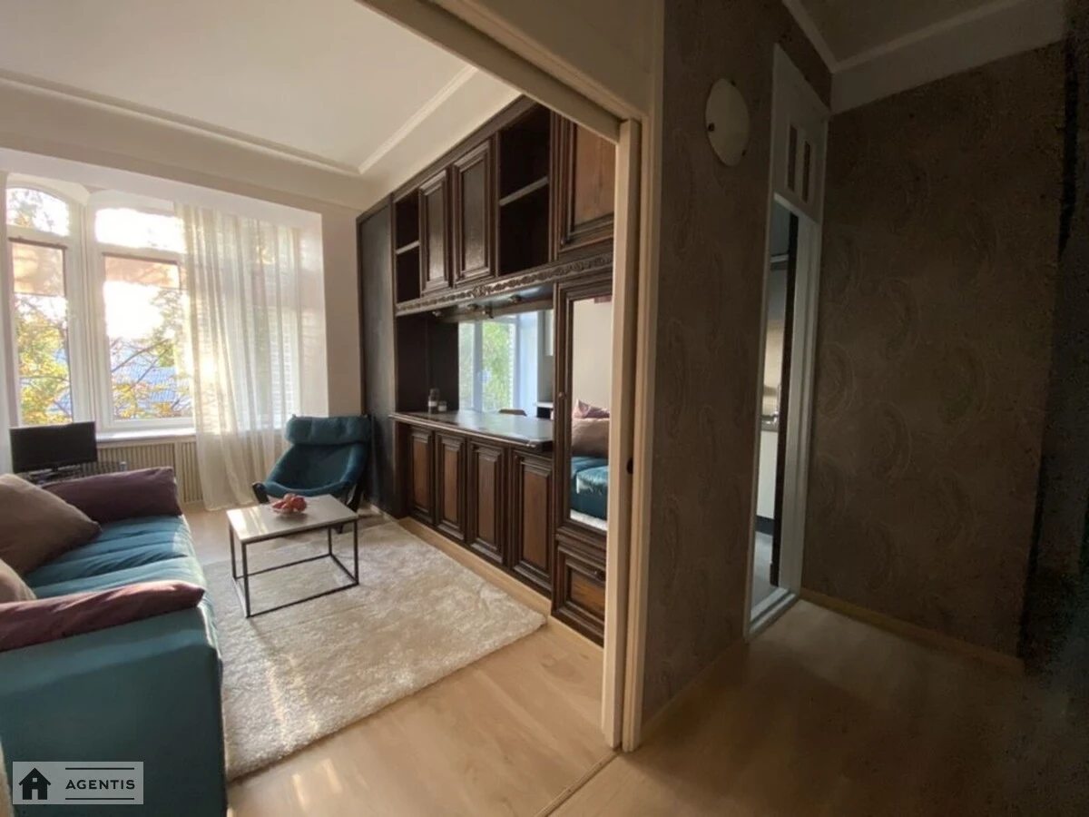 Сдам квартиру. 2 rooms, 52 m², 3rd floor/5 floors. Дарвина, Киев. 