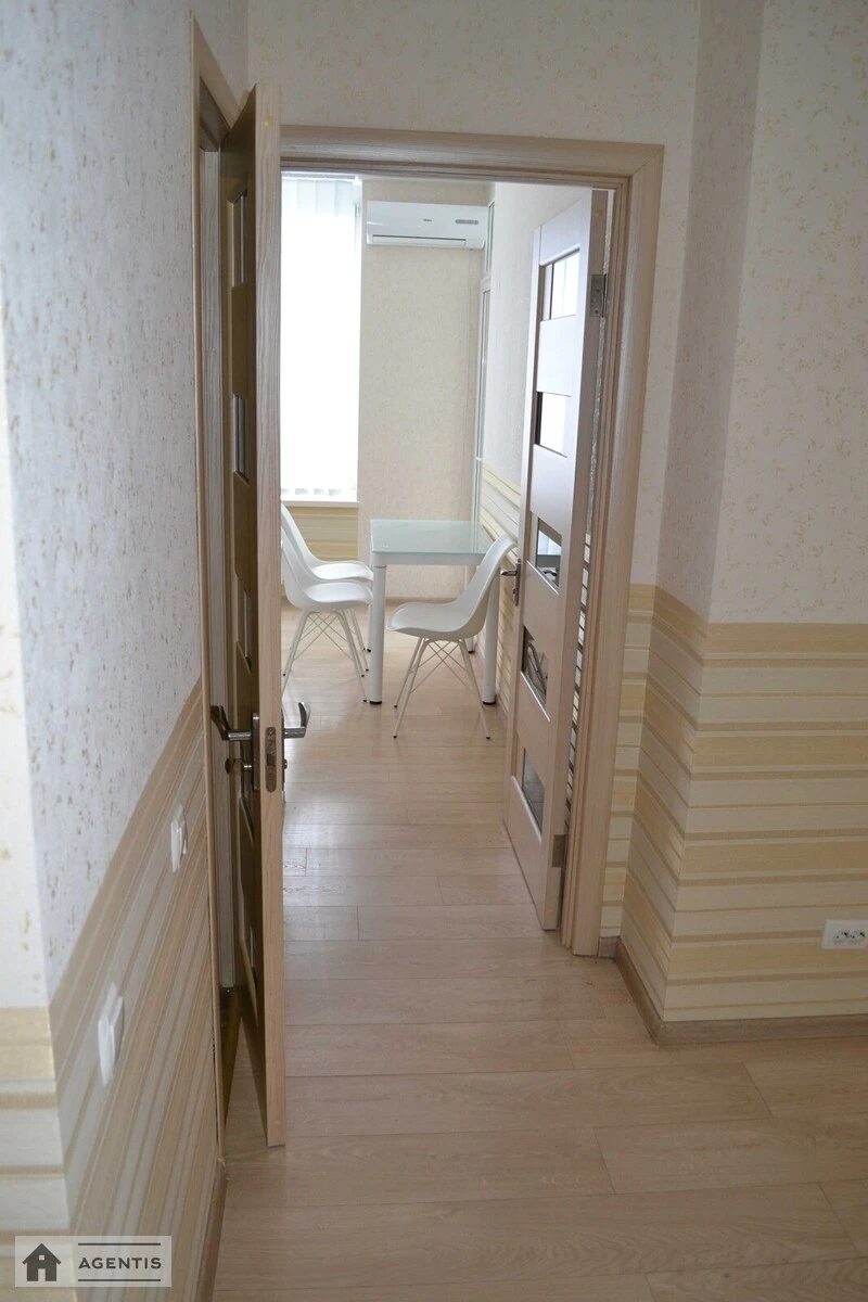 Apartment for rent. 2 rooms, 61 m², 14 floor/25 floors. 21, Anatoliya Petrytskoho vul., Kyiv. 