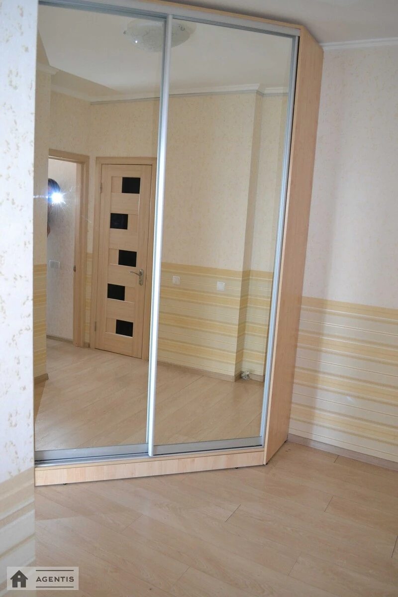 Apartment for rent. 2 rooms, 61 m², 14 floor/25 floors. 21, Anatoliya Petrytskoho vul., Kyiv. 