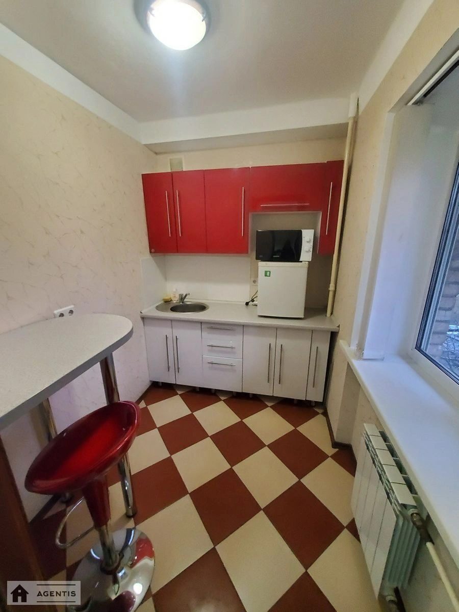 Сдам квартиру. 2 rooms, 59 m², 2nd floor/5 floors. 45, Большая Васильковская 45, Киев. 