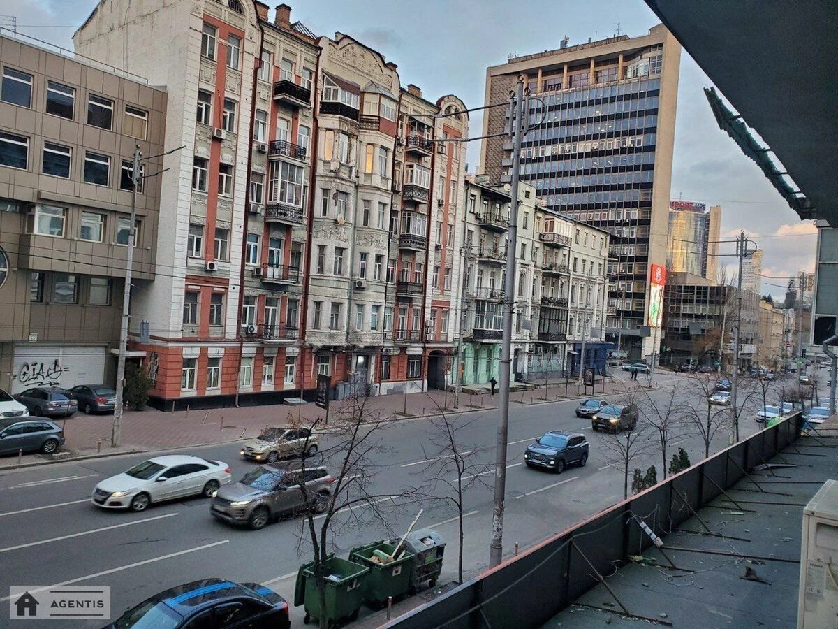 Сдам квартиру. 2 rooms, 59 m², 2nd floor/5 floors. 45, Большая Васильковская 45, Киев. 