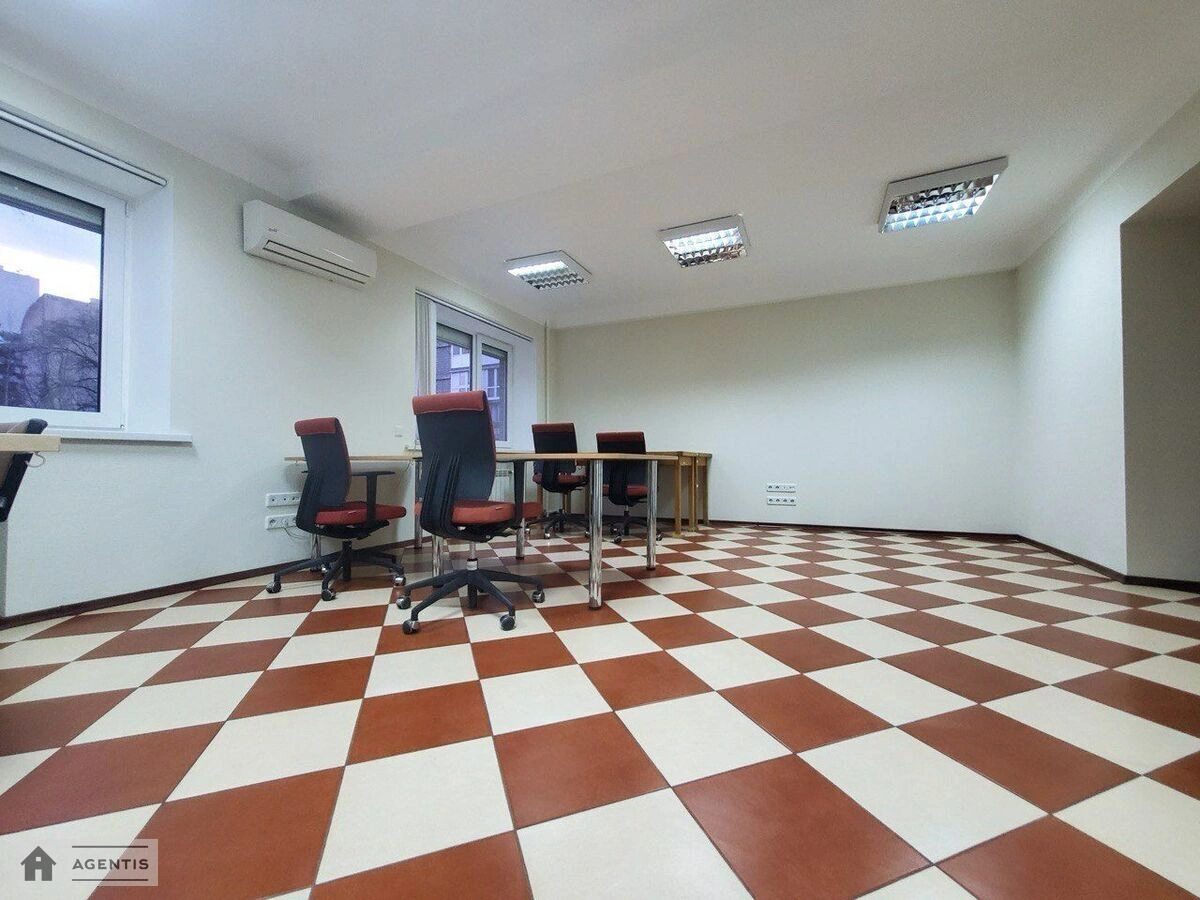 Apartment for rent. 2 rooms, 59 m², 2nd floor/5 floors. 45, Velyka Vaselkivska 45, Kyiv. 