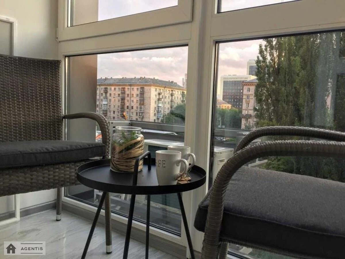Apartment for rent. 1 room, 45 m², 3rd floor/24 floors. Predslavynska, Kyiv. 