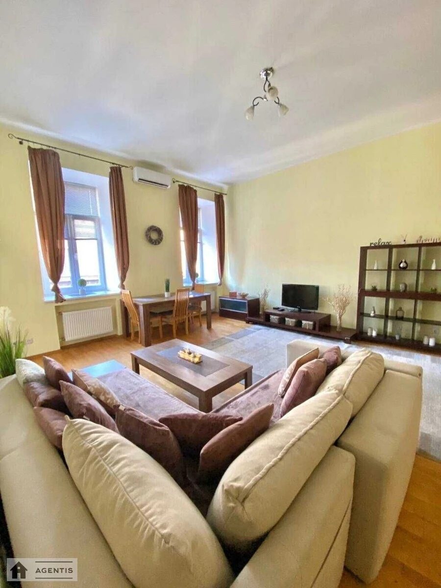 Apartment for rent. 3 rooms, 100 m², 5th floor/5 floors. 15, Hreschatyk 15, Kyiv. 