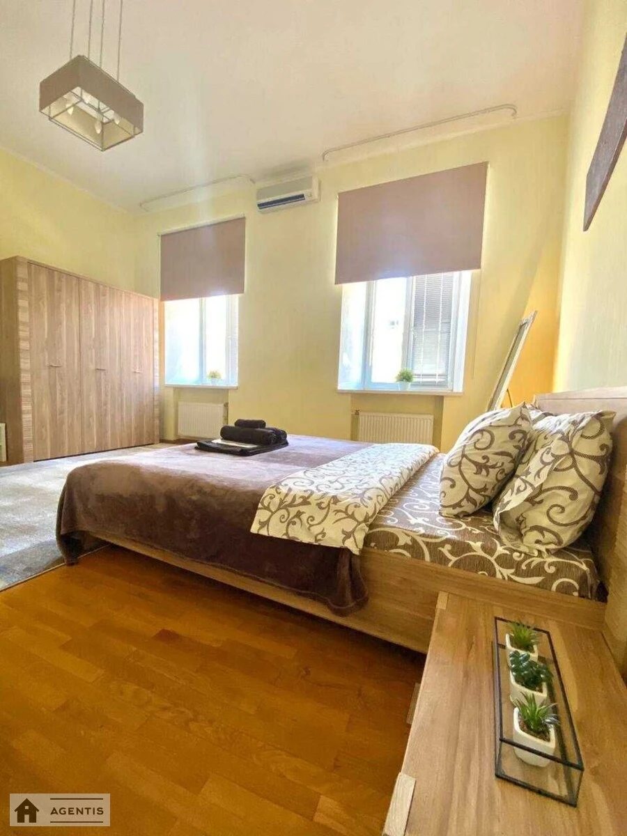 Apartment for rent. 3 rooms, 100 m², 5th floor/5 floors. 15, Hreschatyk 15, Kyiv. 