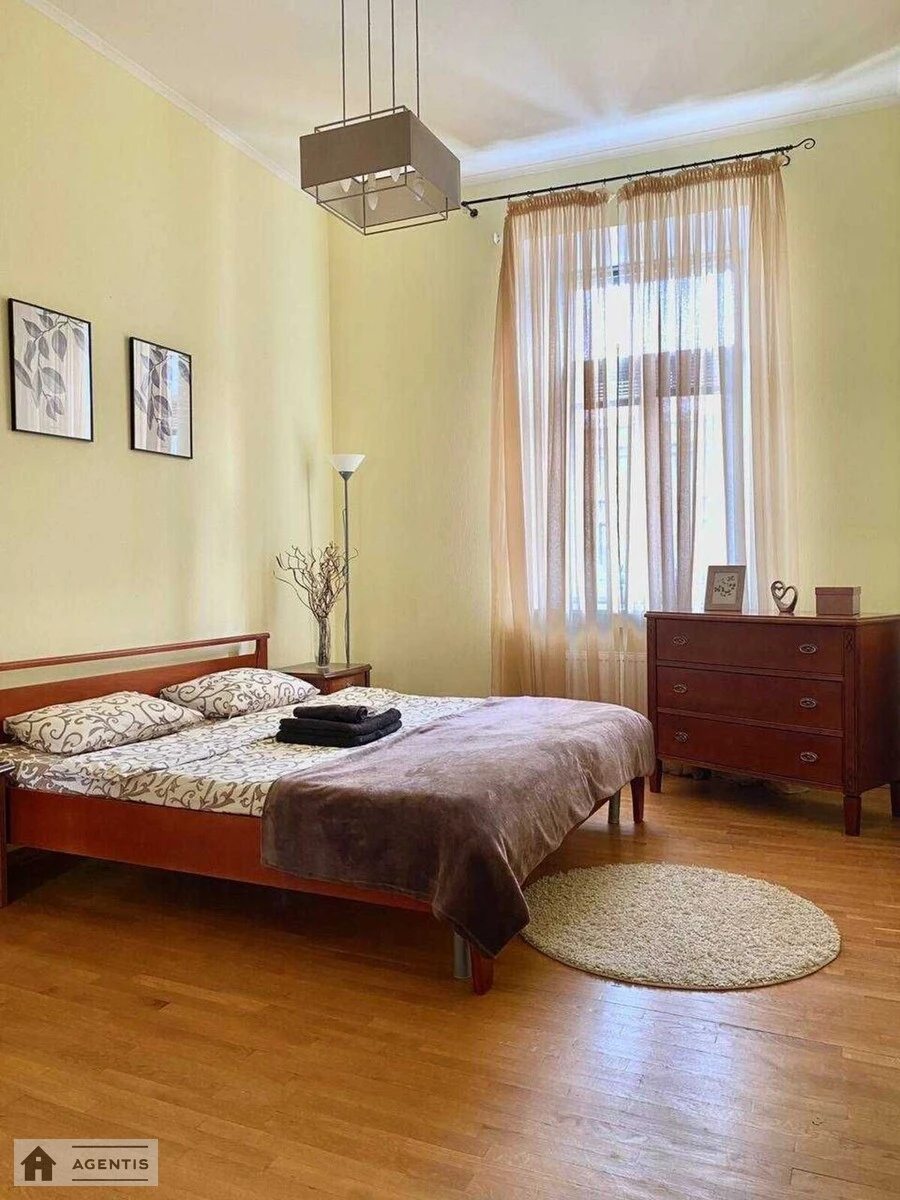 Apartment for rent. 3 rooms, 100 m², 5th floor/5 floors. 15, Hreschatyk 15, Kyiv. 