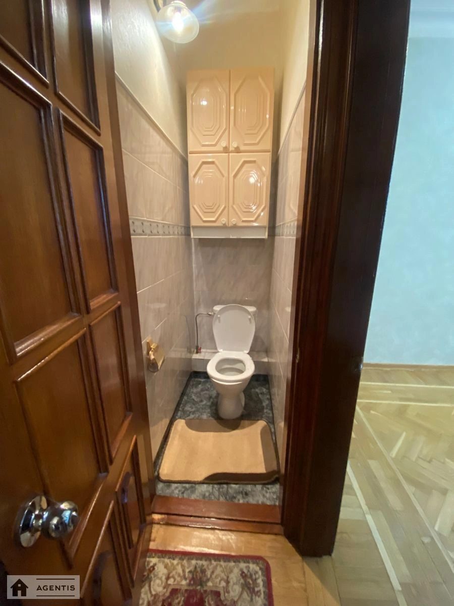 Сдам квартиру. 2 rooms, 85 m², 3rd floor/5 floors. 118, Кирилівська вул. (Фрунзе), Киев. 