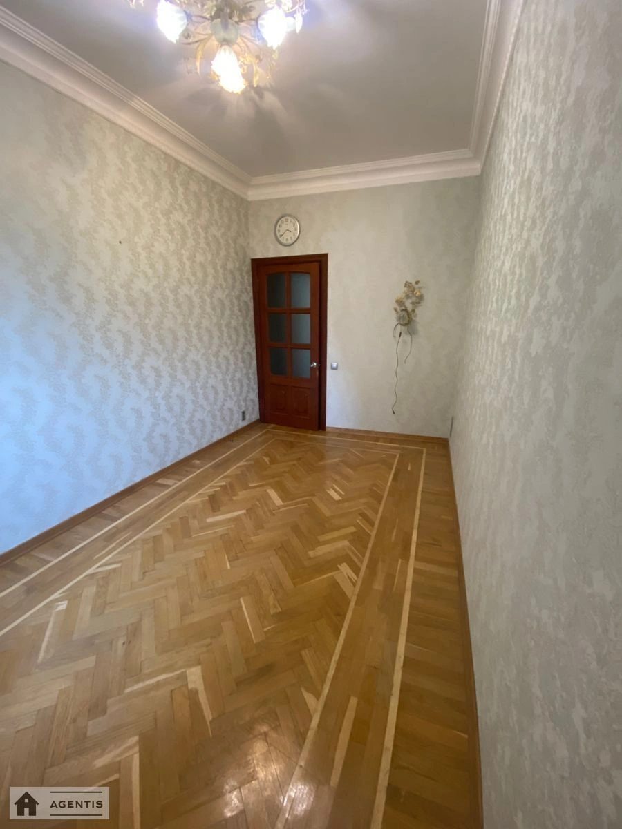 Apartment for rent. 2 rooms, 85 m², 3rd floor/5 floors. 118, Kyrylivska vul. Frunze, Kyiv. 