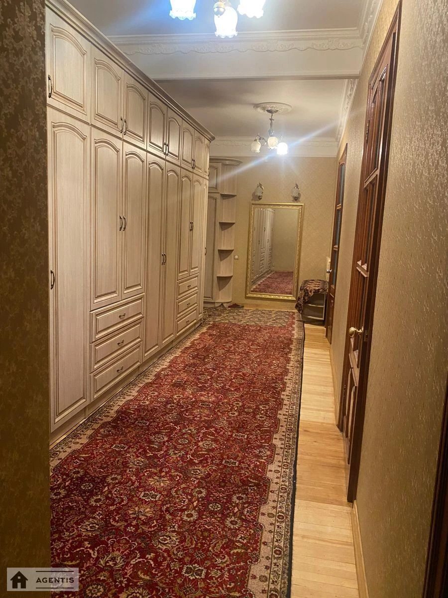 Apartment for rent. 2 rooms, 85 m², 3rd floor/5 floors. 118, Kyrylivska vul. Frunze, Kyiv. 