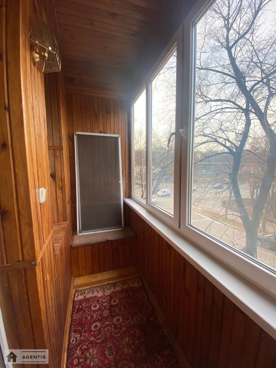 Здам квартиру. 2 rooms, 85 m², 3rd floor/5 floors. 118, Кирилівська вул. (Фрунзе), Київ. 