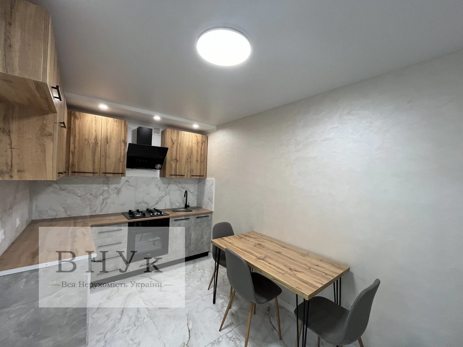 Продаж квартири 2 кімнати, 56 m², 3 пов./11 поверхів. Київська вул., Тернопіль. 