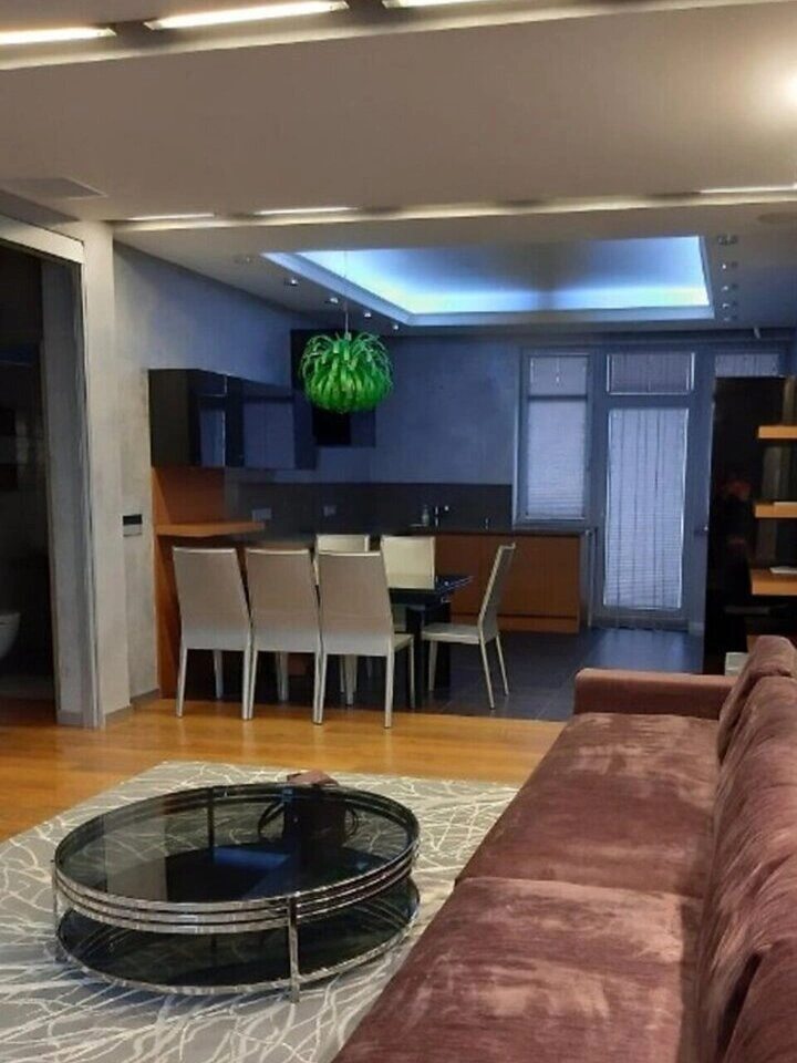 Apartment for rent. 5 rooms, 180 m², 6th floor/7 floors. 19, Lypska 19, Kyiv. 