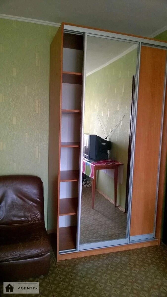 Apartment for rent. 1 room, 27 m², 4th floor/9 floors. 17, Tupoleva vul., Kyiv. 