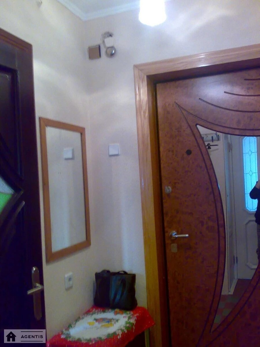 Apartment for rent. 1 room, 27 m², 4th floor/9 floors. 17, Tupoleva vul., Kyiv. 